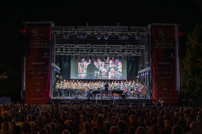 Carmina Burana omple el FIM Cambrils amb una imponent posada en escena